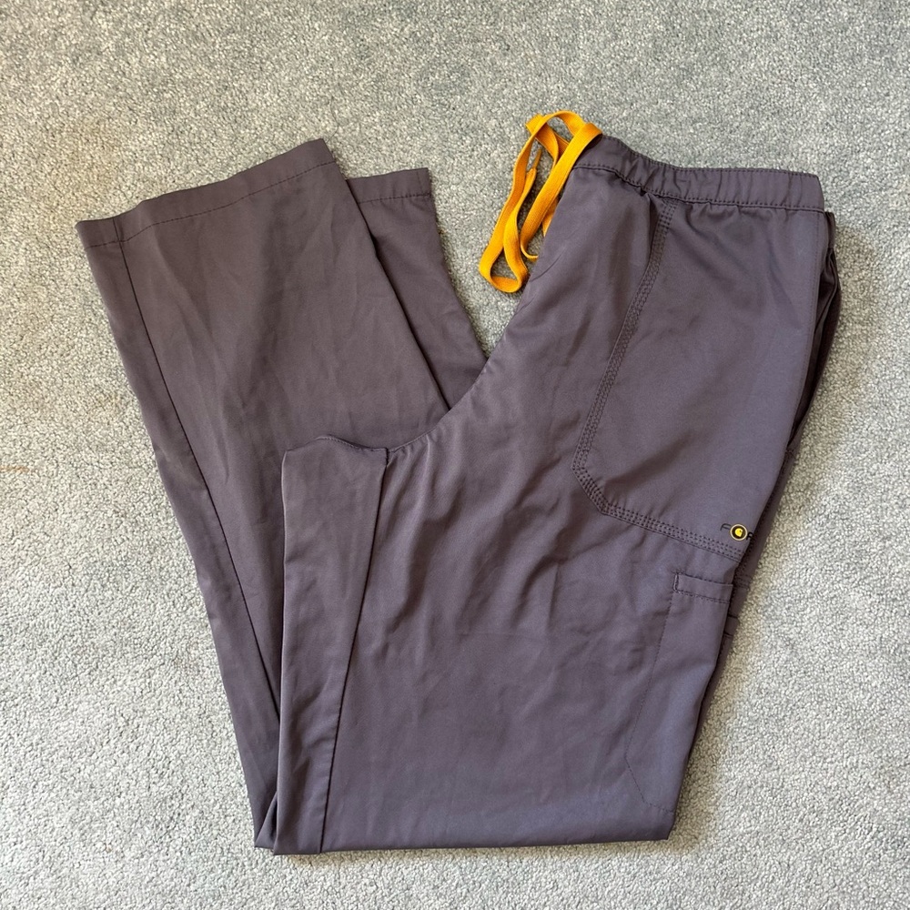 Women’s Carhartt Force Scrubs size Large, Grey.